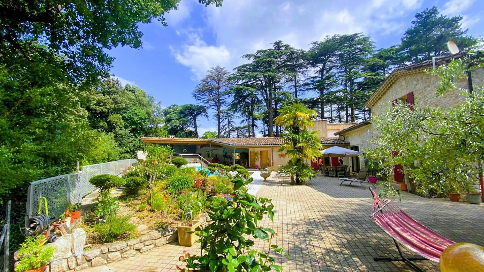 Beautiful Home In Saulce Sur Rhone Holiday home